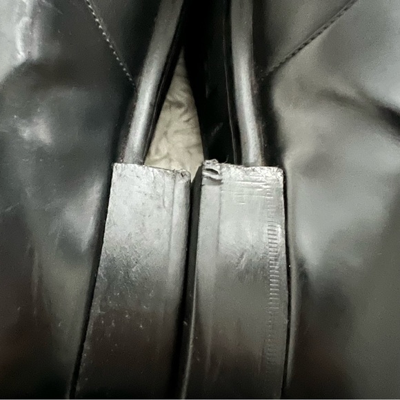 Louis Vuitton Men’s Leather Shoes - Picture 6 of 12